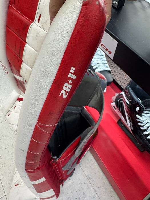 Used Warrior RGT2 Junior Leg Pads 28"+1"