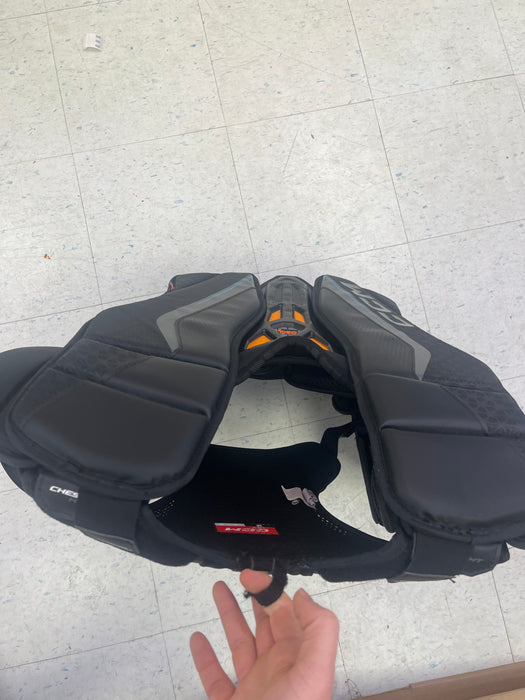 Used CCM EFlex 6 Pro Senior Medium Chest Protector
