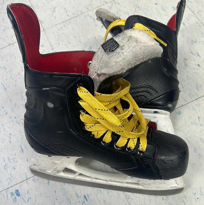 Used Bauer Vapor X400 Skates