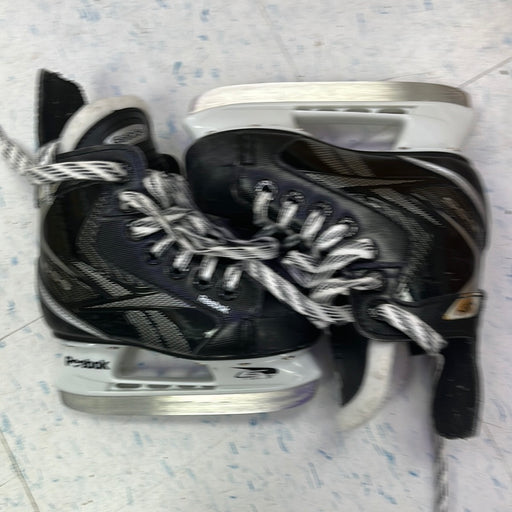 Used Reebok 14K Size 9 Youth Player Skates