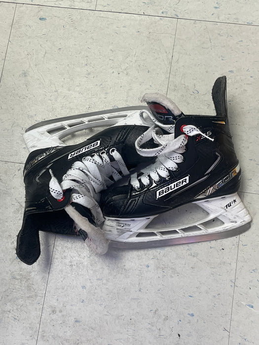 Used Bauer Vapor X3.5 Size 2 Skates