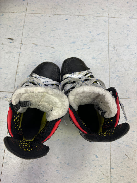 Used Bauer Vapor 2x Youth 13.5 EE Skates