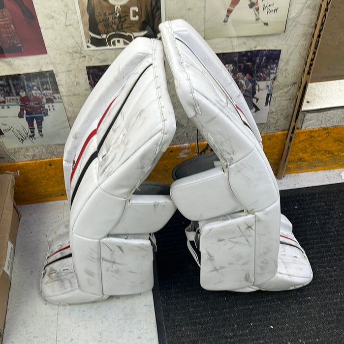 Used Vaughn Velocity V6 31+2 Goal Pads