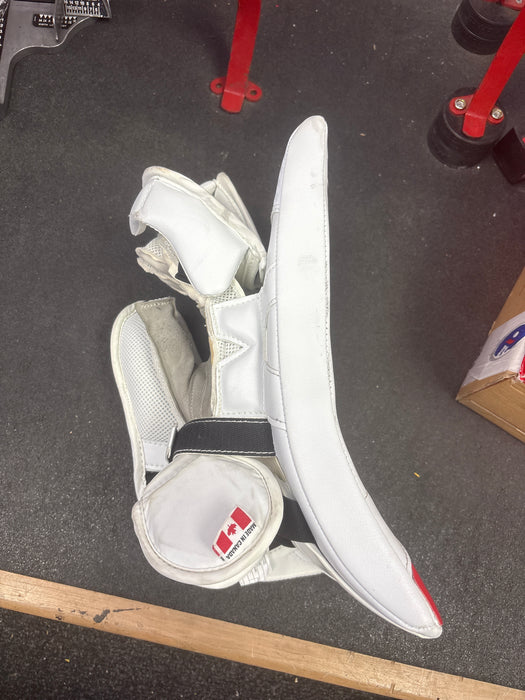 Used Vaughn Velocity V10 Pro Carbon Goalie Blocker Left Hand Size Senior