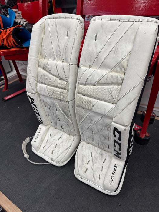 Used CCM Eflex 5.5 Goalie Leg Pads 26"+1"
