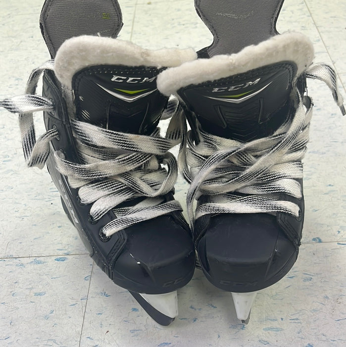 Used CCM RibCore 70K Youth Size 10 Player Skates