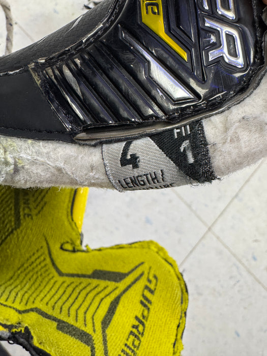 Used Bauer Supreme M4 Skates 4.0D