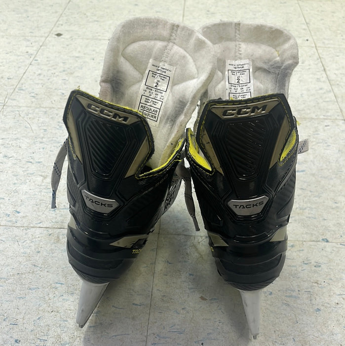 Used CCM Tacks AS 560 Size 2 Player Skates