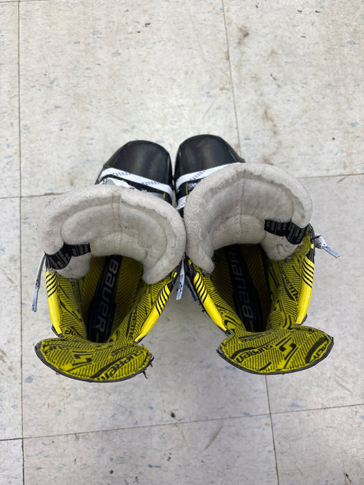 Used Bauer Supreme M4 Size 2.5D Skates