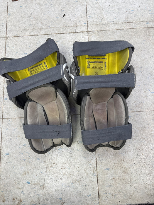 Used Warrior Ritual G4 Junior Goal Knee Pads