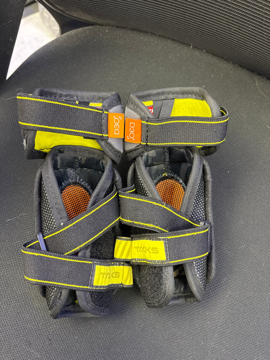 Used CCM Super Tacks AS-V Pro Youth Large Elbow Pads