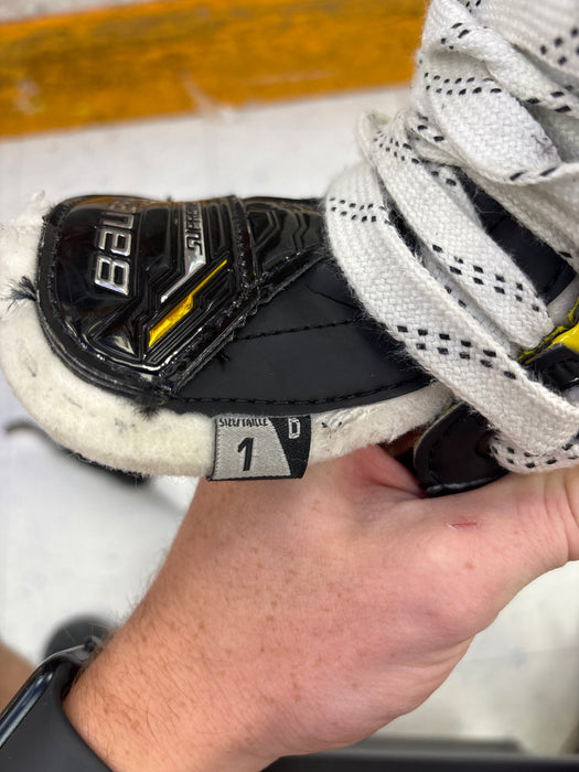 Used Bauer Supreme M5 Pro 1.0D Junior Skates