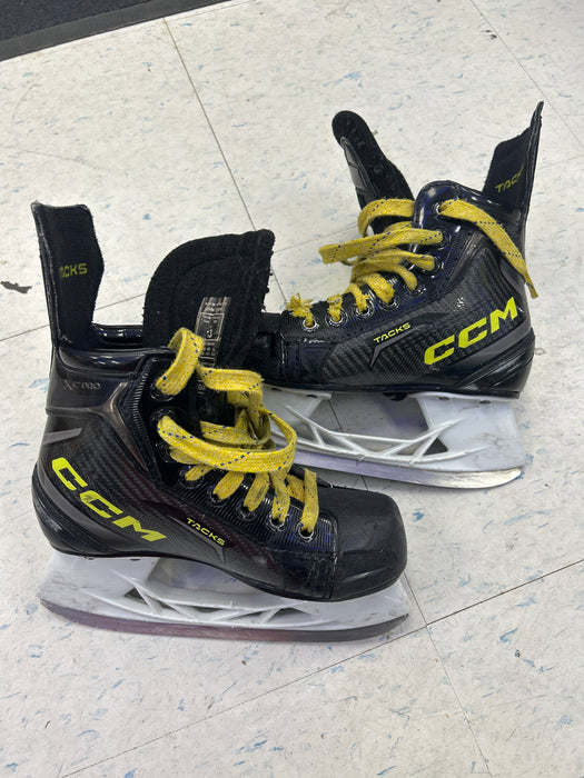 Used CCM Tacks XF Pro Youth Player Skates 13.0Y