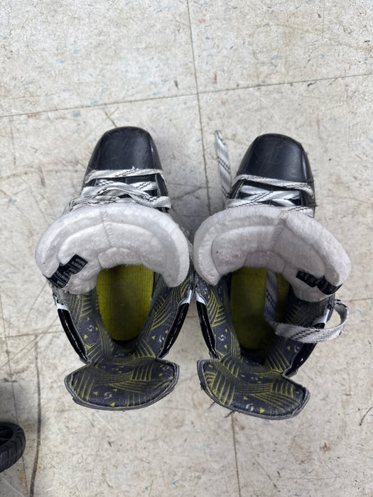 Used Bauer Supreme M40 Skates Size 3.5D