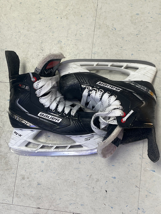 Used Bauer Vapor X3.5 Size 2 Skates