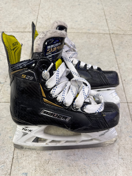 Used Bauer Supreme S29 Skates Size 2.5D