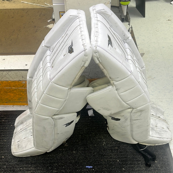 Used Vaughn Velocity V7 30+2 Goal Pads