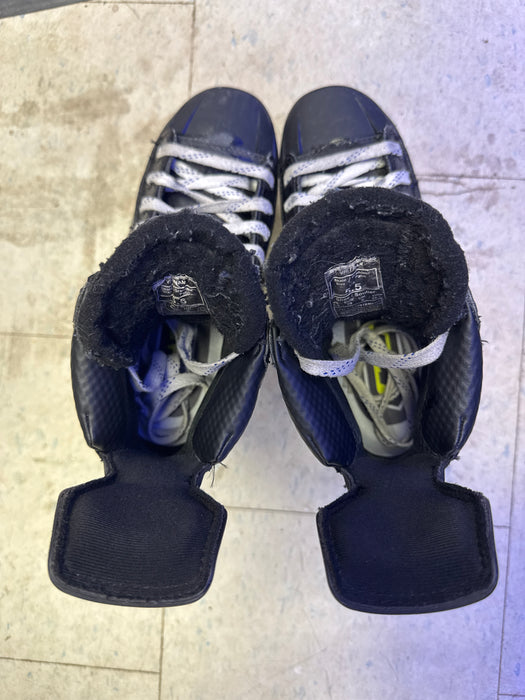 Used CCM Tacks XF90 5.5D Player Skates