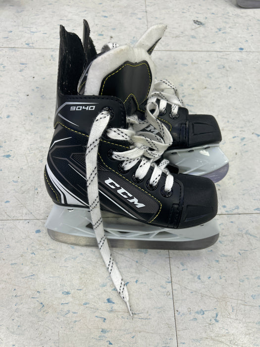 Used CCM Tacks 9040 Youth Player Skates
