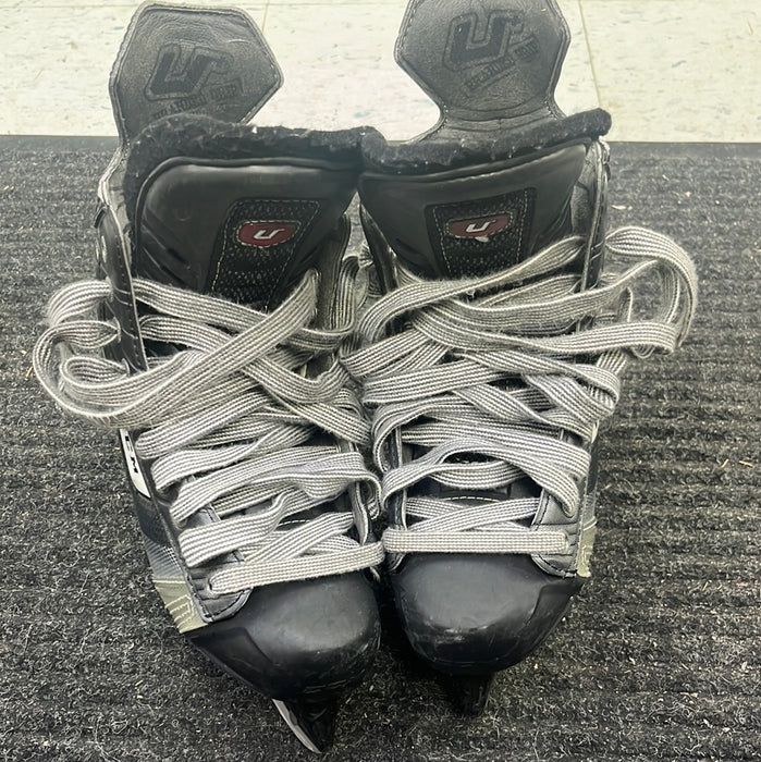 Used CCM U CL Size 4 Player Skates