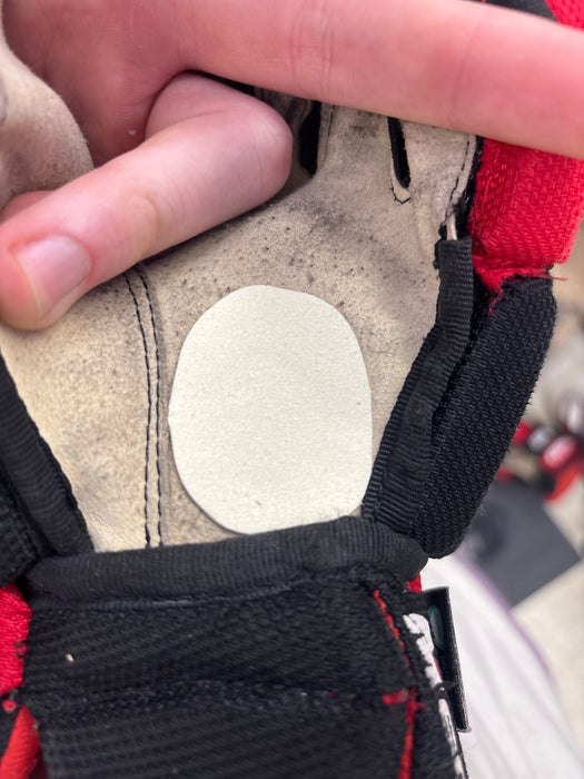Used Sher-Wood Rekker M60 9” Gloves
