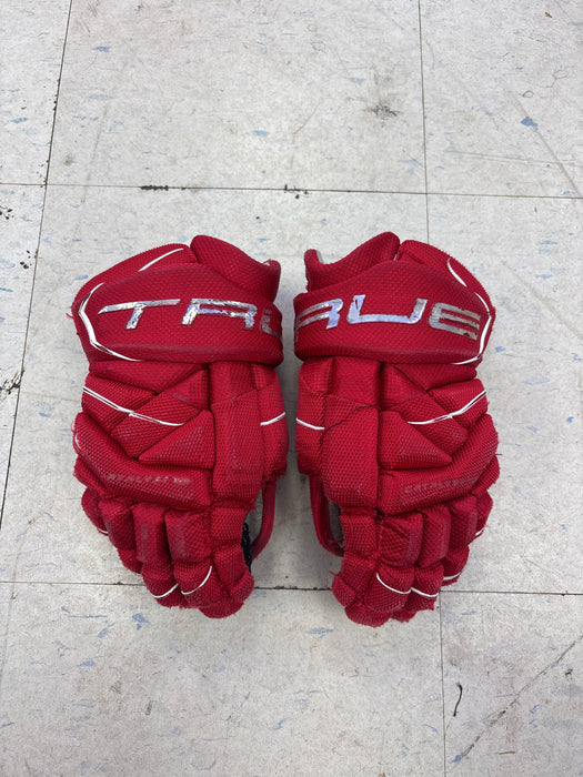 Used True Catalyst 7x3 Junior 10” Gloves