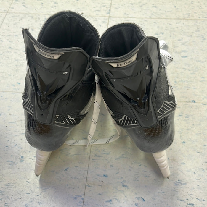 Used True Custom Size 8.5 Player Skates