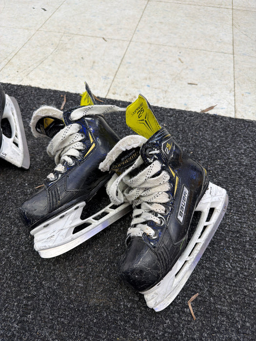 Used Bauer Supreme 2s Youth 13.0 Skates