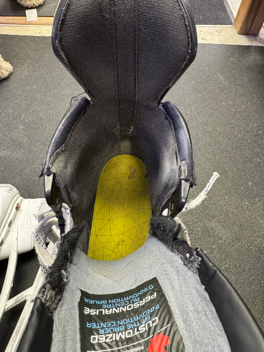 Used Pro Stock Bauer Hyperlite2 Skates 7.5D