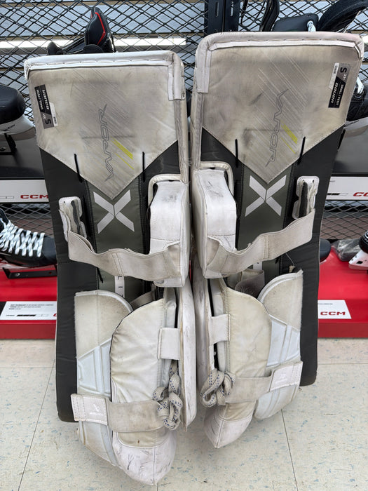 Used Bauer Vapor Hyperlite2 Senior Small (33+) Goal Pads