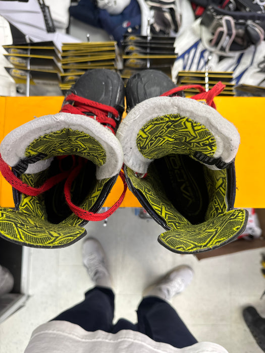 Used Bauer Vapor 3X 2.5D Player Skates