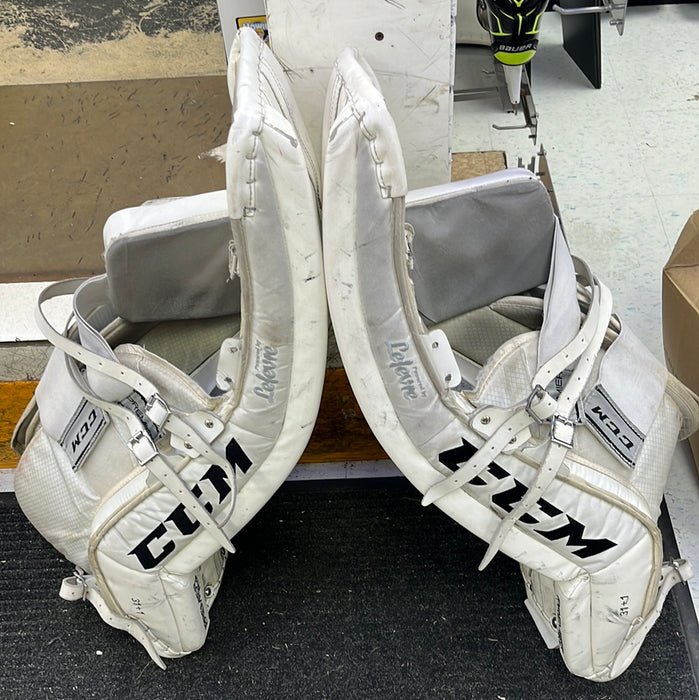 Used CCM Premier R1.9 31+1 Goal Pads