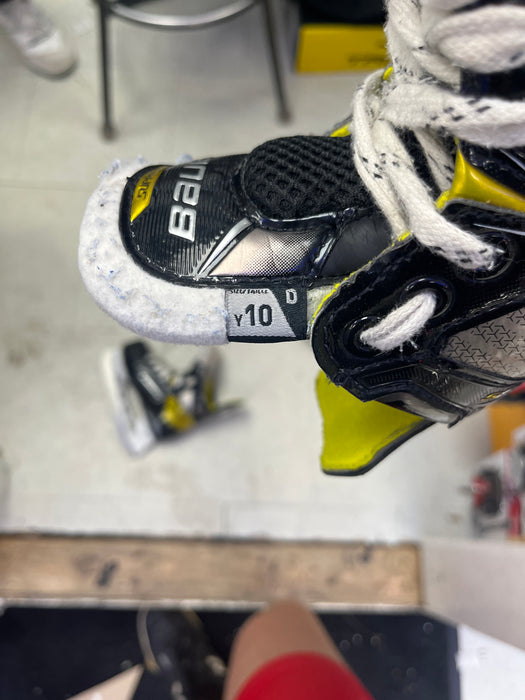 Used Bauer Supreme 3S Size 10 Youth Skates
