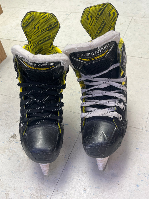 Used Bauer Supreme M4 Size 3.5 Skates