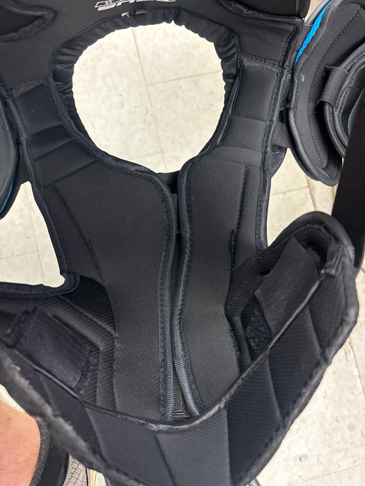 Used True XC9 Junior Large Shoulder Pads