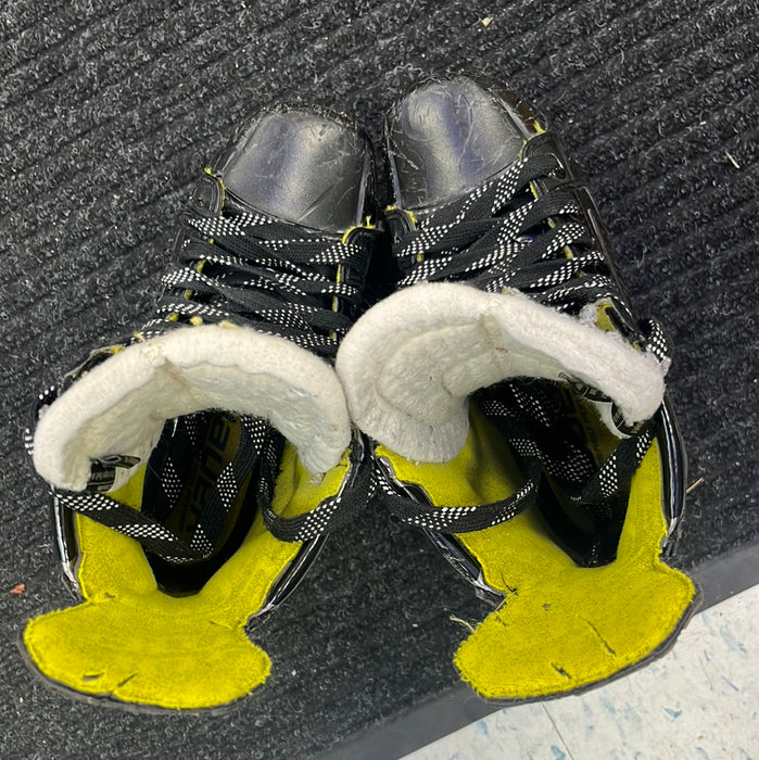 Used Bauer Supreme 3S Size 3 Player Skates