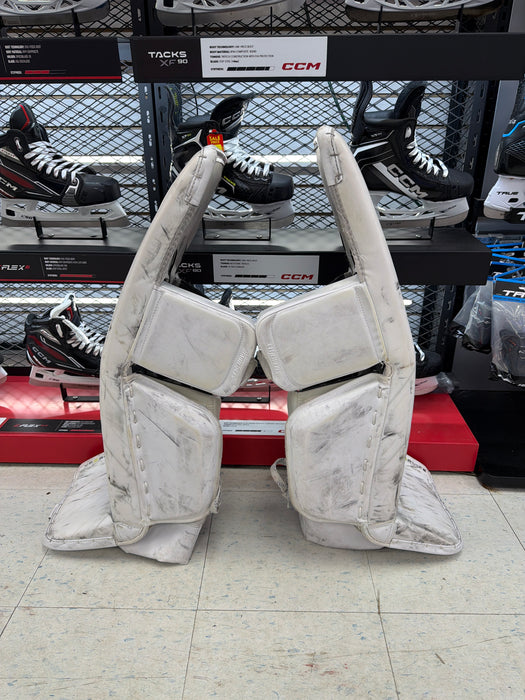 Used Bauer Vapor Hyperlite2 Senior Small (33+) Goal Pads