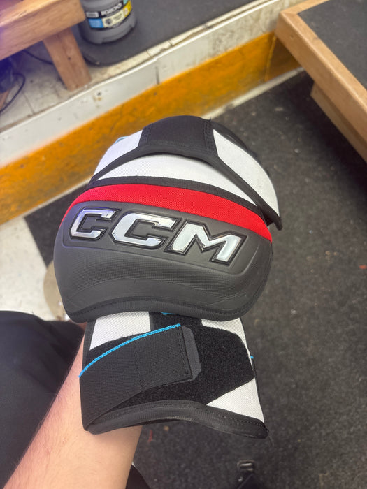 Used CCM Jetspeed FT6 Shoulder Pads Size Junior Large