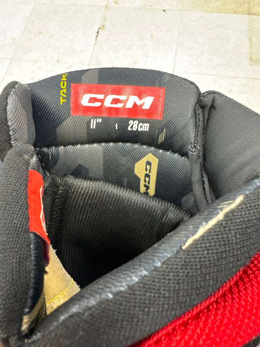 Used CCM As580 11” Player Gloves