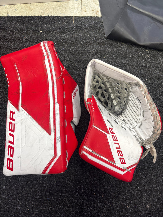 Used Bauer Supreme M5 Pro Intermediate Catcher and Blocker Set