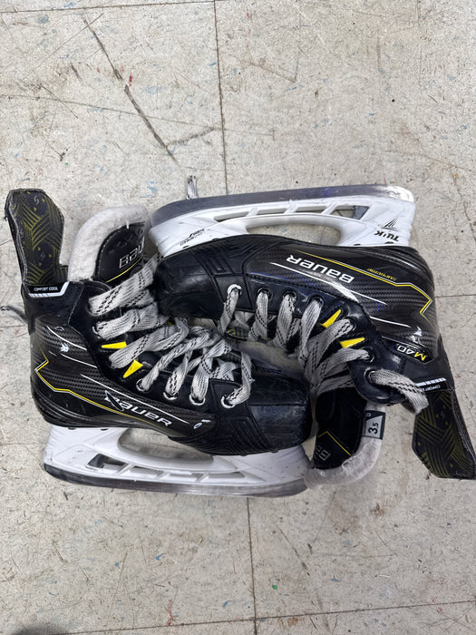 Used Bauer Supreme M40 Skates Size 3.5D