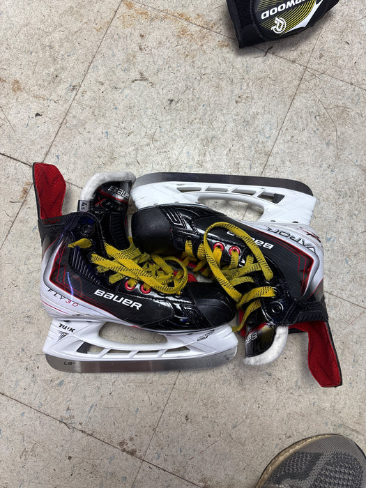 Used Bauer Vapor Fly30 Size 4.5D Skates