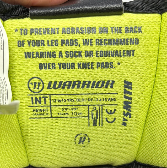 Uses Warrior R/X4 E+ Intermediate Knee Pads
