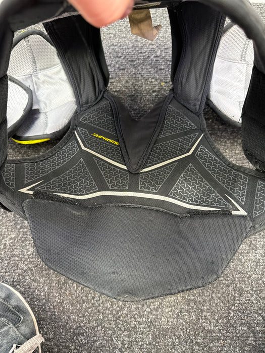 Used Bauer Supreme Ultra Sonic Intermediate Medium Shoulder Pads