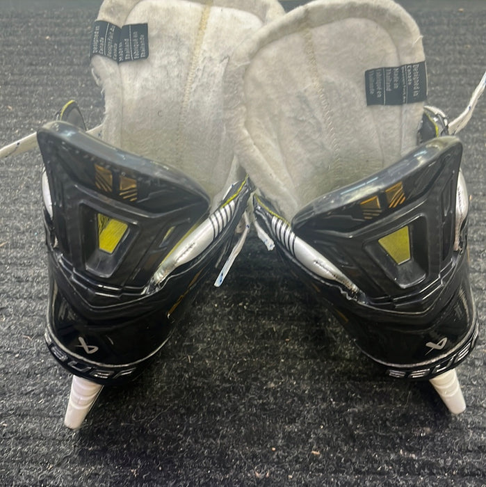 Used Bauer Supreme M5 Pro Size 3 Player Skates