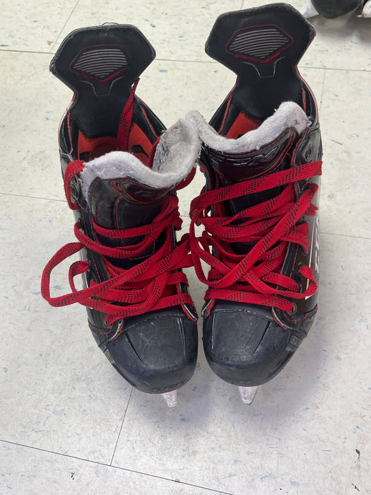 Used CCM JetSpeed FT490 Size 5 Skates