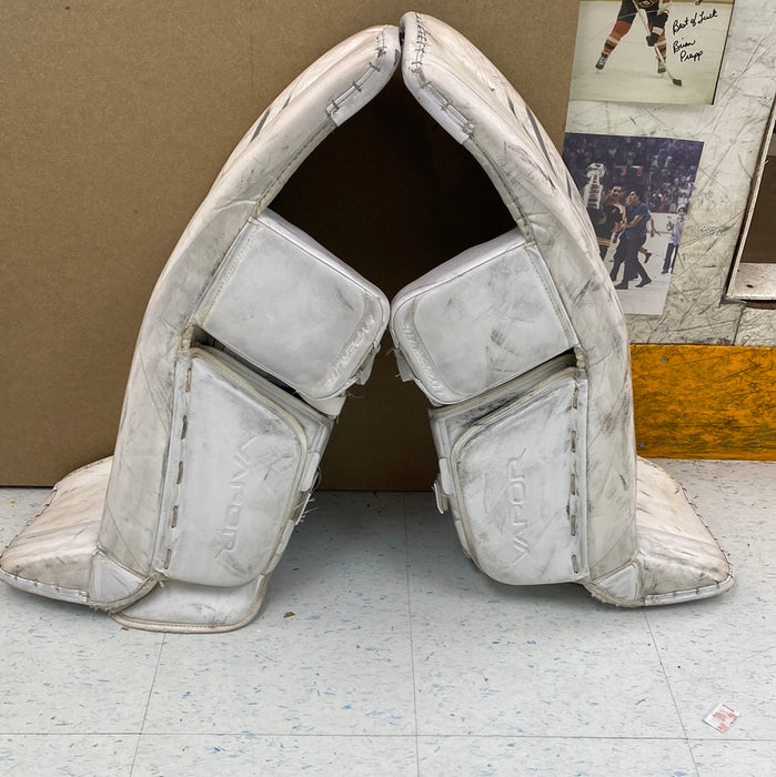 Used Bauer Vapor Hyperlite Senior Medium (34+) Goal Pads