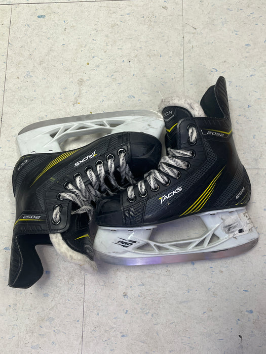 Used CCM Tacks 2052 Size 1 Skates