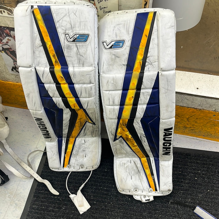 Used Vaughn Velocity V9 28+2 Goal Pads