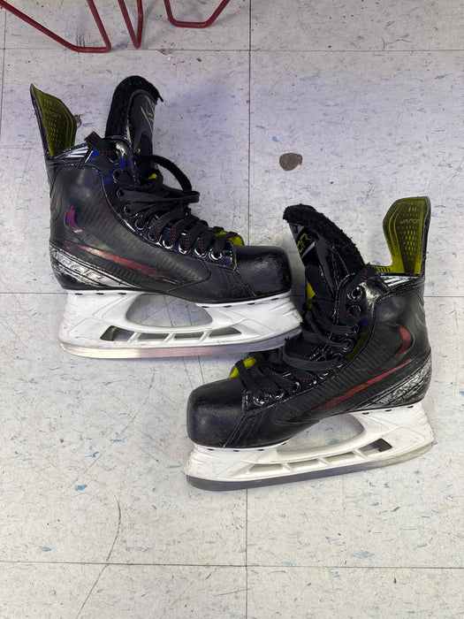 Used Bauer Vapor X2.6 6D Player Skates